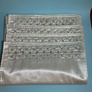 4 Silk Dining Room Setting Place Mates